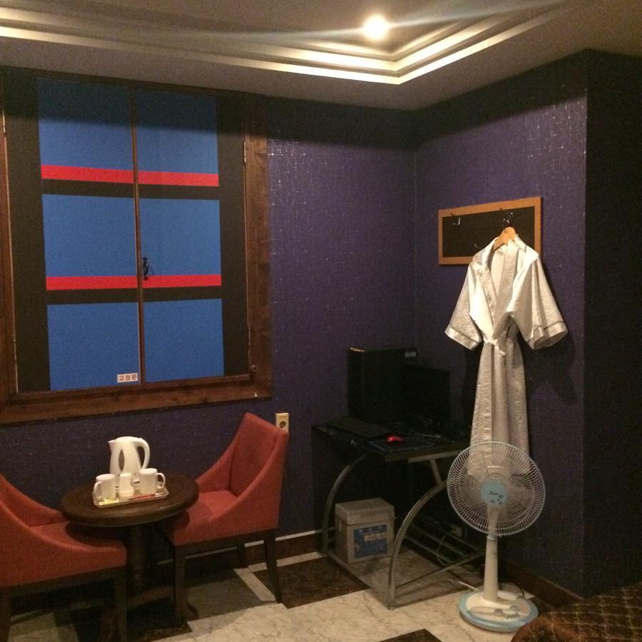 Romance Hotel Čchungdžu Exteriér fotografie