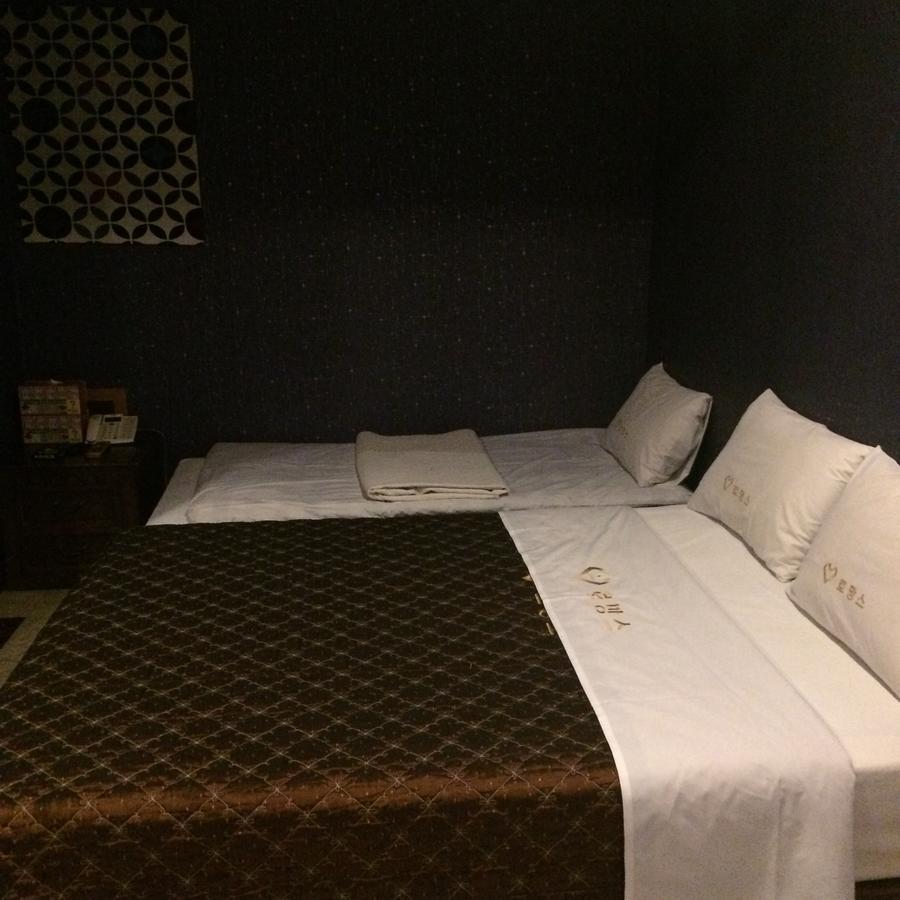 Romance Hotel Čchungdžu Exteriér fotografie